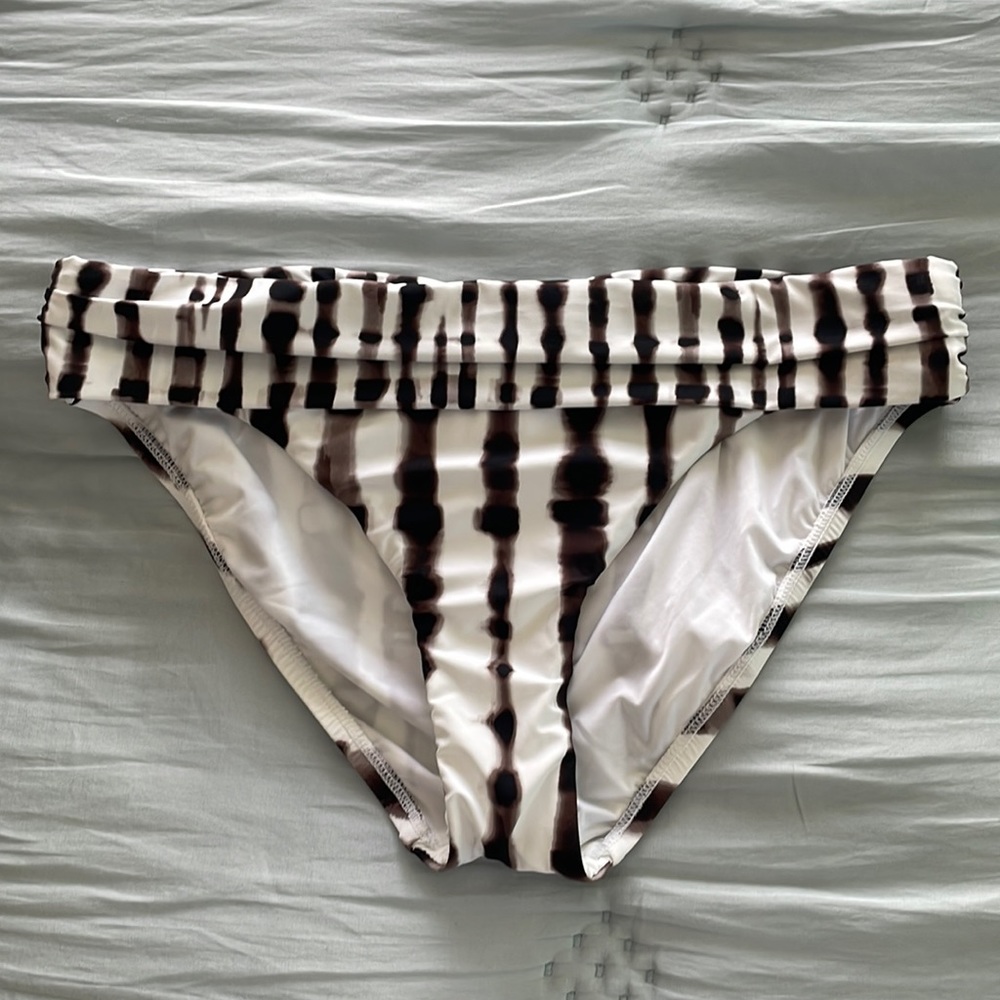LA BLANCA Bamboo print bikini bottoms NWOT